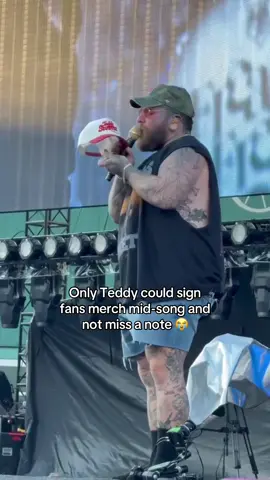 That’s why he’s the goat 🐐  #teddyswims #fyp #music #livemusic 