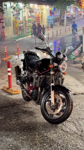 #cb #ماشاء_الله #1300 #ئەکتیڤبن🥀🖤ـہہـ٨ــہ #honda #cbr #iran🇮🇷 #همدان #عشق #foryou #cross #fyp #cb1300🔇 #fy #xurmal #rasty_lak #foryoupage #🖤 