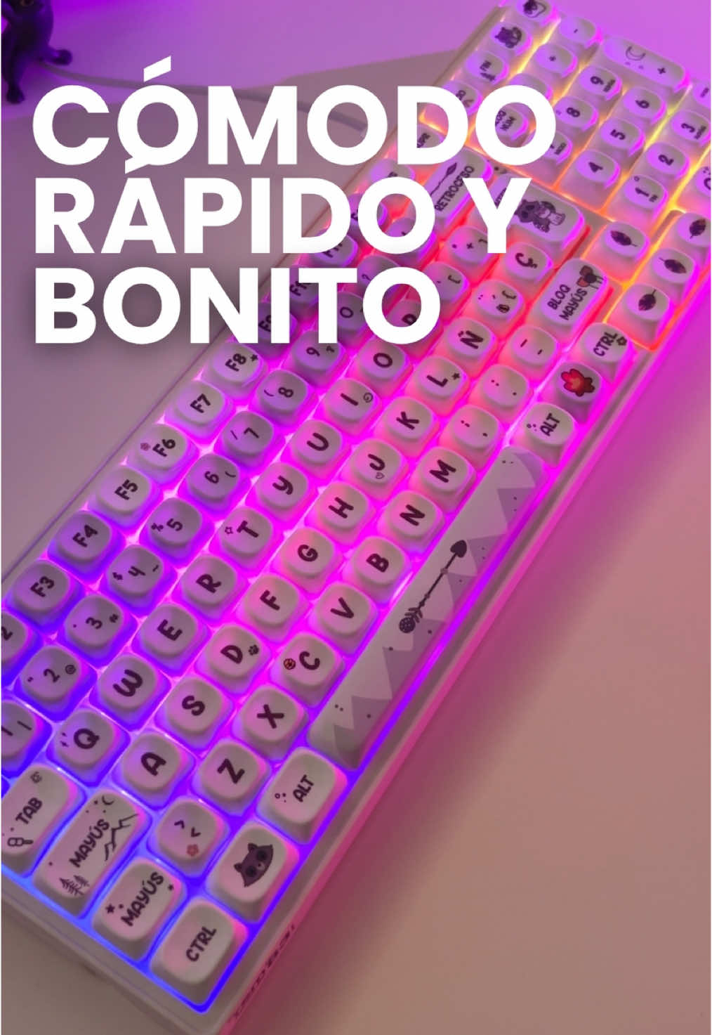 Un teclado mecánico con un diseño con un diseño que te inspire y un sonido al teclear que te enamore, hará que no te quieras despegar de tu escritorio ✨ Así que ya tienes la excusa perfecta para cambiar el teclado que usas: ser más productivo 👀 #TecladoMecánico #Teclados #Productividad