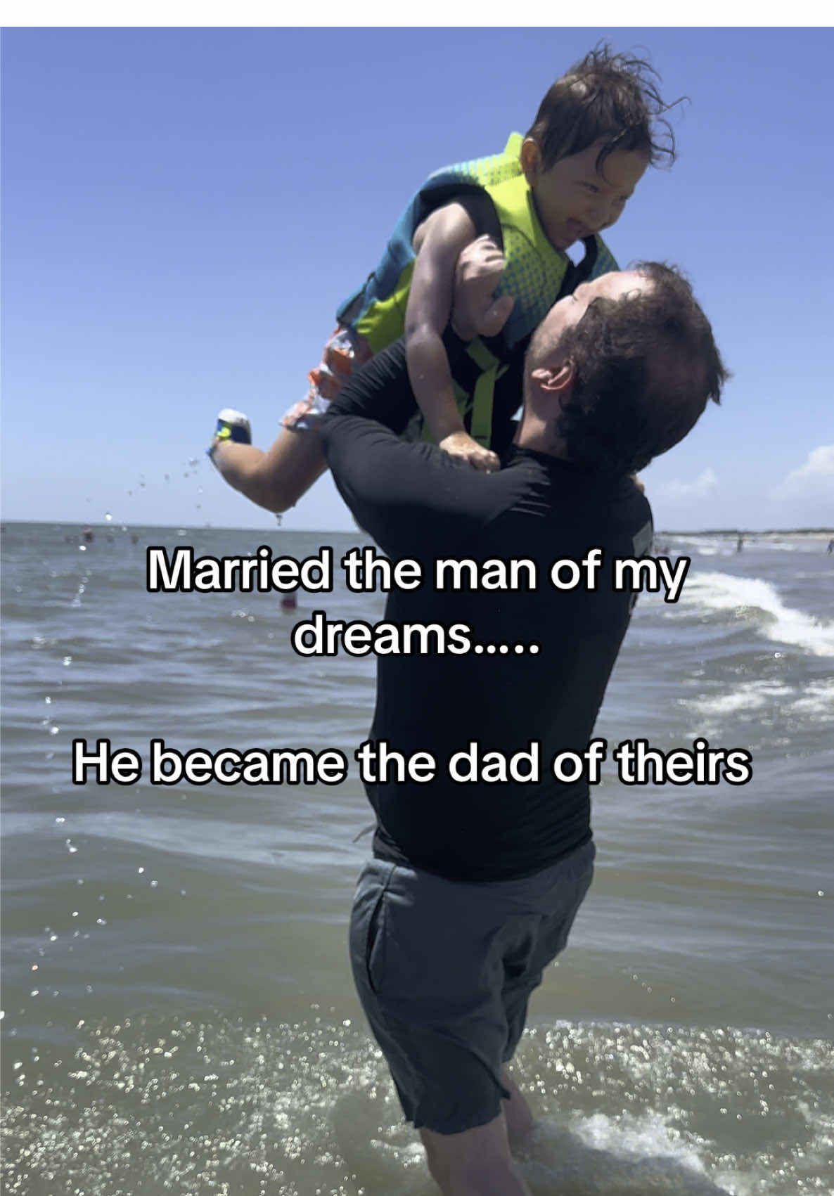 Marry their dream dad #loml #dadsoftiktok #Summer #beachdays 