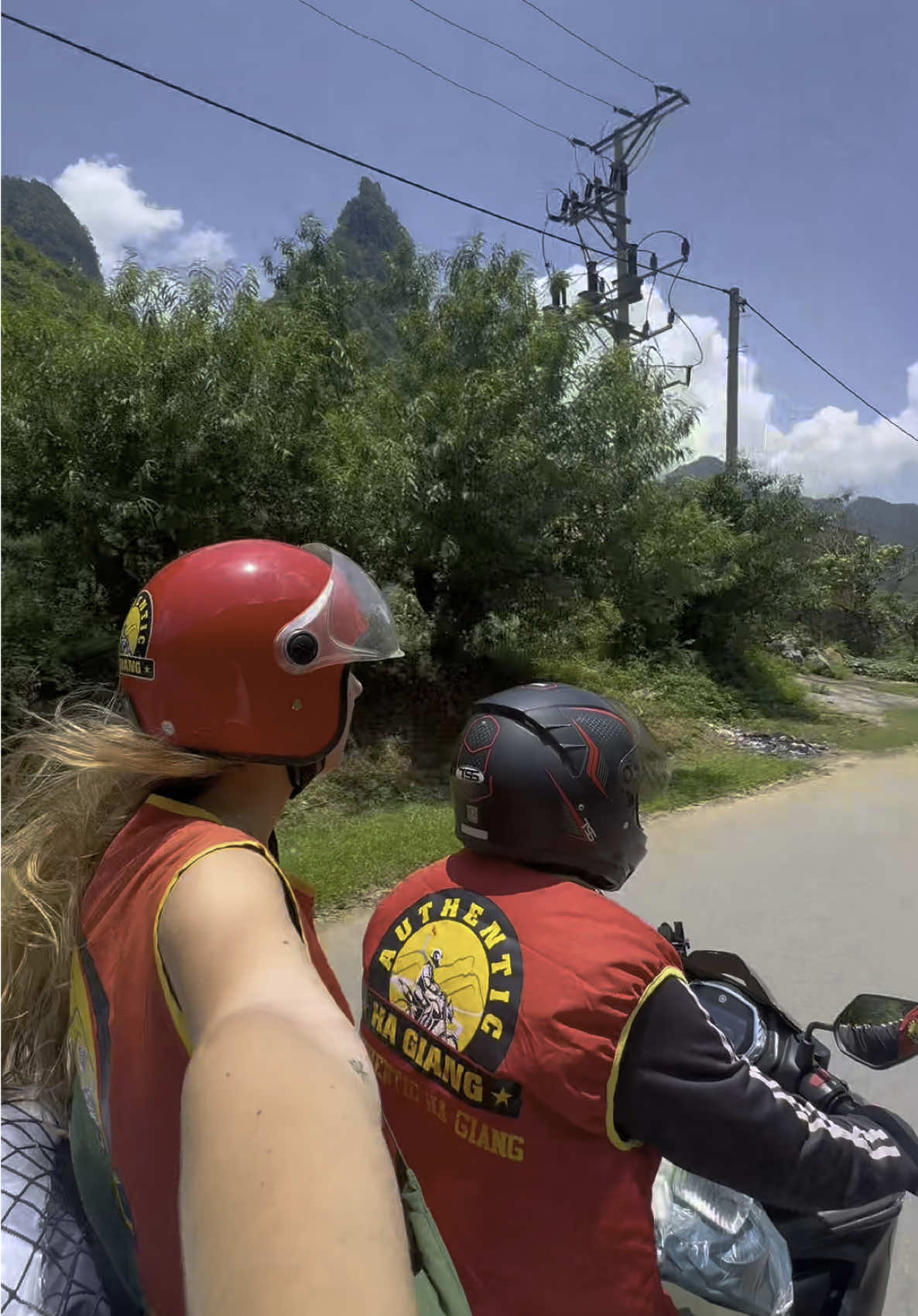 UNBELIEVABLE🛵 Truly one of the best experiences of my life! The Ha Giang Loop takes place in Northern Vietnam as you discover windy roads, incredible landscapes, and local villages🫶🏼 It’s an incredible way to connect with the country and it’s culture! I would 100% do it again and consider it a MUST when in Vietnam❤️‍🔥 #fyp #travelcontentcreator #traveltok #vietnam #hagiangloop #hagiangvietnam 