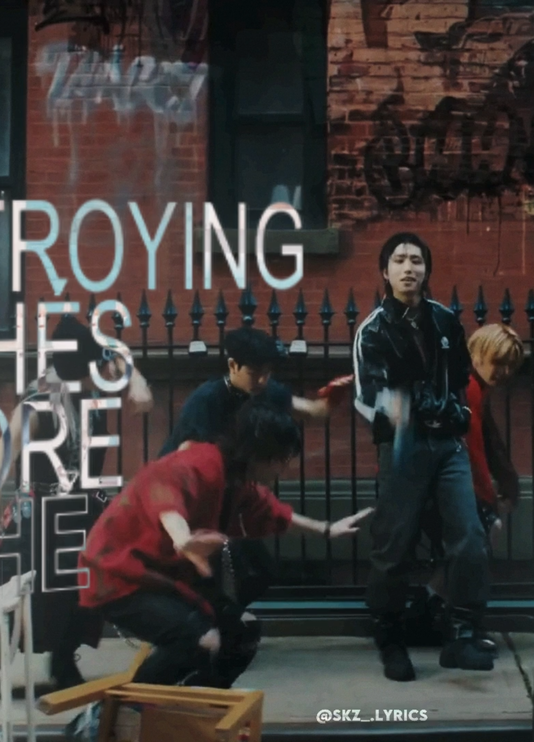 sdds de qnd madruguei pra ver esse mv lançando 😞🤍✨||#skzlyrics #straykids #chkchkboom #kpop #stay #tipografia #fyp #foryoupage 