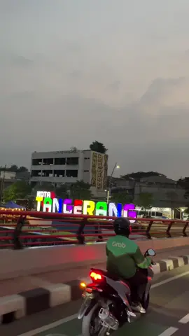 #tangerang #kotatangerang #cisadanetangerang #gerendengkotatangerang #jembatankaca 