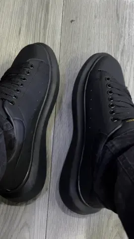 Alexander McQueen🥷🏿 #rotulado #black #viral #paratii #fyp @AIR SNKERS GDL 