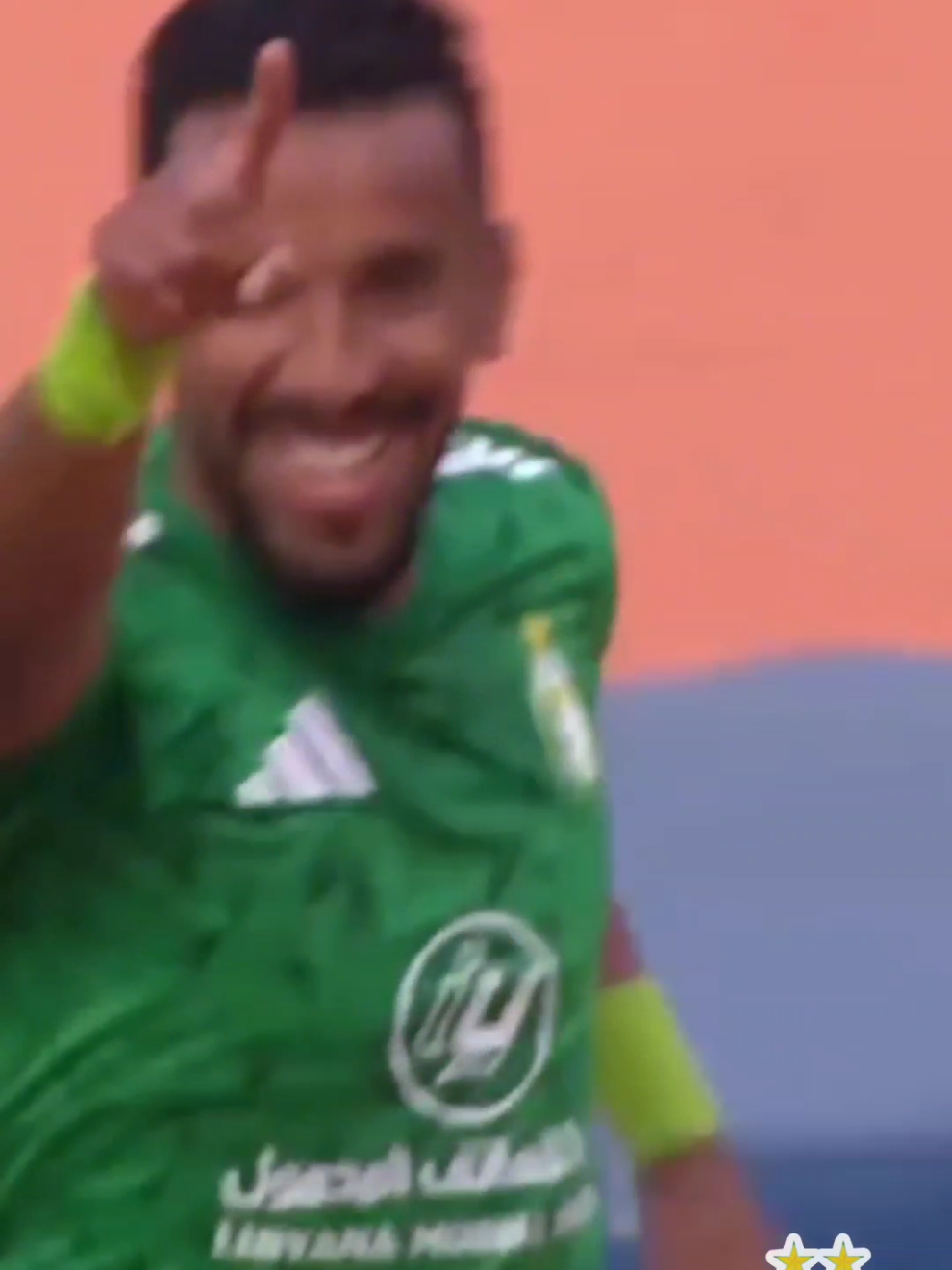 وينك كشافة وينك الأهـلي حريق عليك وينك كشافة وينك الأهـلي كبير عليك 🤫 حتقعدي طول عمرك خبيزتي يامديحا 😋😋 