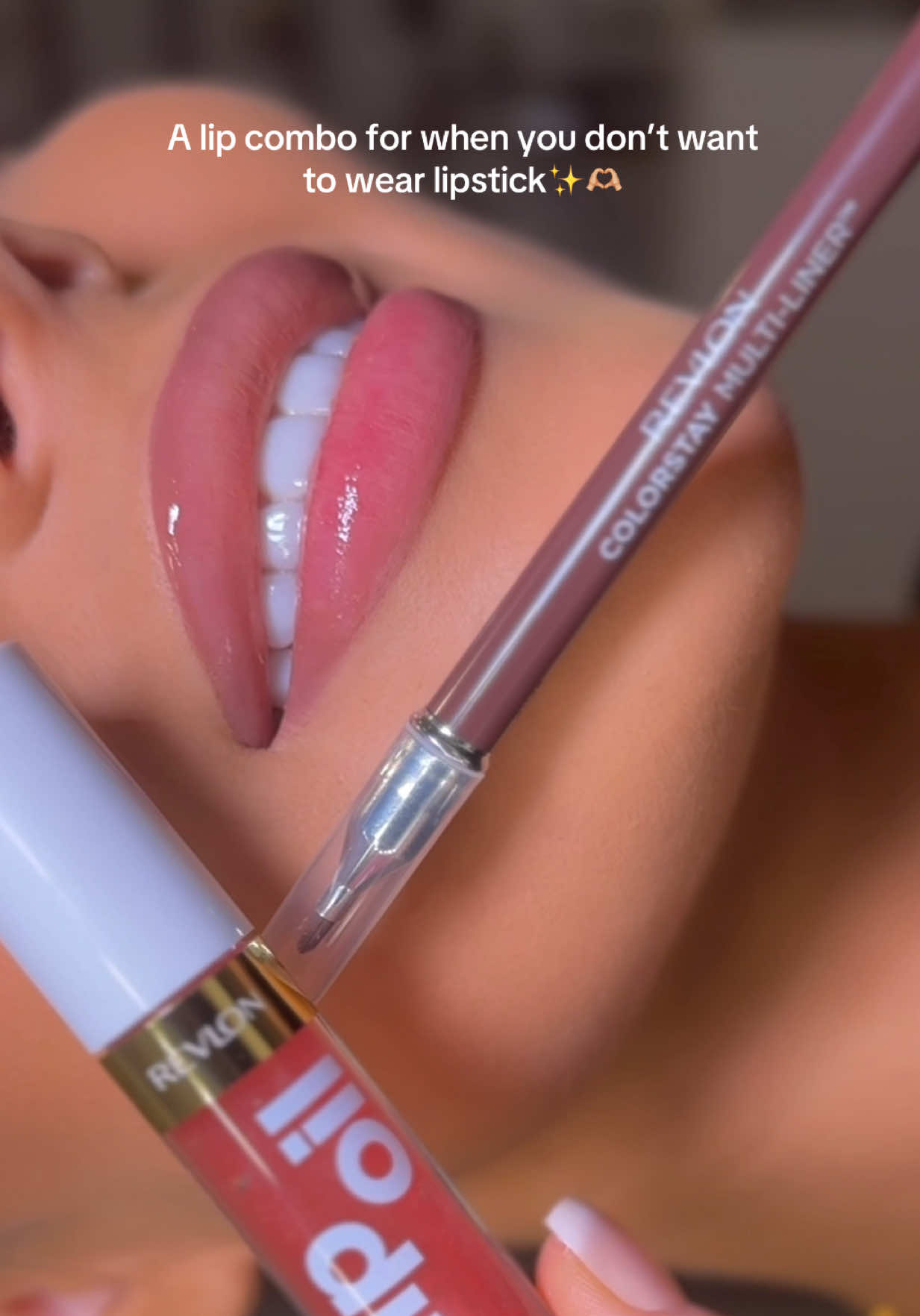Lip liner & lip oil together🤌🏼🫶🏼 >>> @RevlonUK #lips #lipcombo #lipliner #lipstick #lipgloss #fyp #foryou #viral 