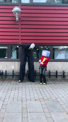 met a celebrity.. THANKS EVERYONE WHO CAME UP AND SAID HIIII #närconsummer2025 #närcon2025 #tenna #deltarune 