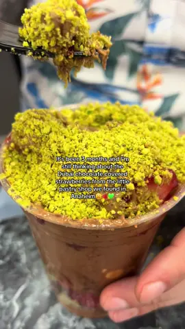 I’m about to book the 4 hour flight just to experience this again🤧 #dubaichocolate #california #deliciousfood #strawberries #musthave 