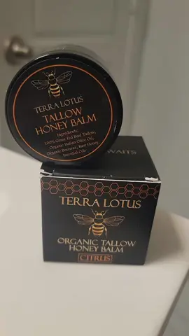 #terralotus #beeftallow #beeftallowskincare #purehoney #beewax #italianoliveoil #ceboderes 