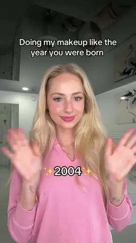 Nothing is better then 2004 makeup… #2004 #2004makeup #makeup #grwm #nataliereynolds 