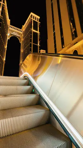 Cafe with the best views in Makkah 🕊️😍☕️ 📍Cafe Moment #Night #masjidilharam #makkah🕋 