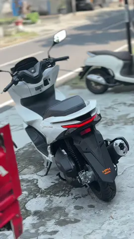 putih paling menawan 🤍 #pcx160 #pcx2025 #hondapcx 