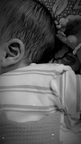 ياخـتي عـليك ربـي يخليـك👶🏻🤍🥰