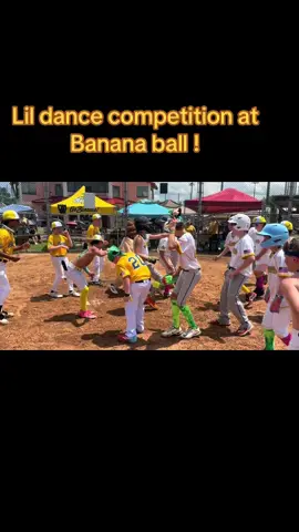 Having a blast at @thesavbananas #JHFAM #trippdog22 #funny #dance #clap #competition @Plate Crate @JH Performance Pro Shop @Dancing Umpire Vincent Chapman @Banana Ball @Prospect Dugout @brucebolt.us @Better Baseball @Woke Up RAD @TRVL SQUAD 