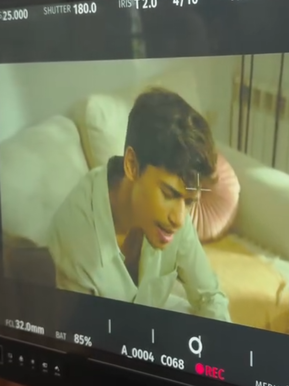 Ya habibie I'll love you til the day that I die Hayati, ihrasi ala qalbi liannak fi By Allah it's a whole big waste of time For any other girl who's thinking of me . #harrisj #hayati #harrisjhayati #masukberandafyp #foryoupage 