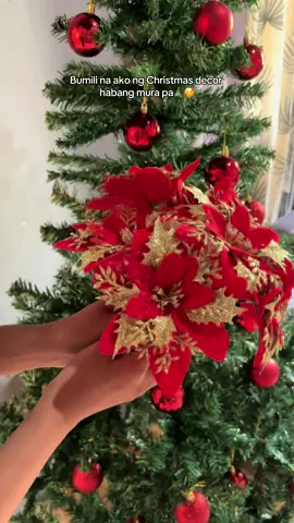 10 pcs Christmas flowers💕🎉 #christmastree #christmas #christmasseason #christmasdecor #christmasdecorations #christmasflowers 