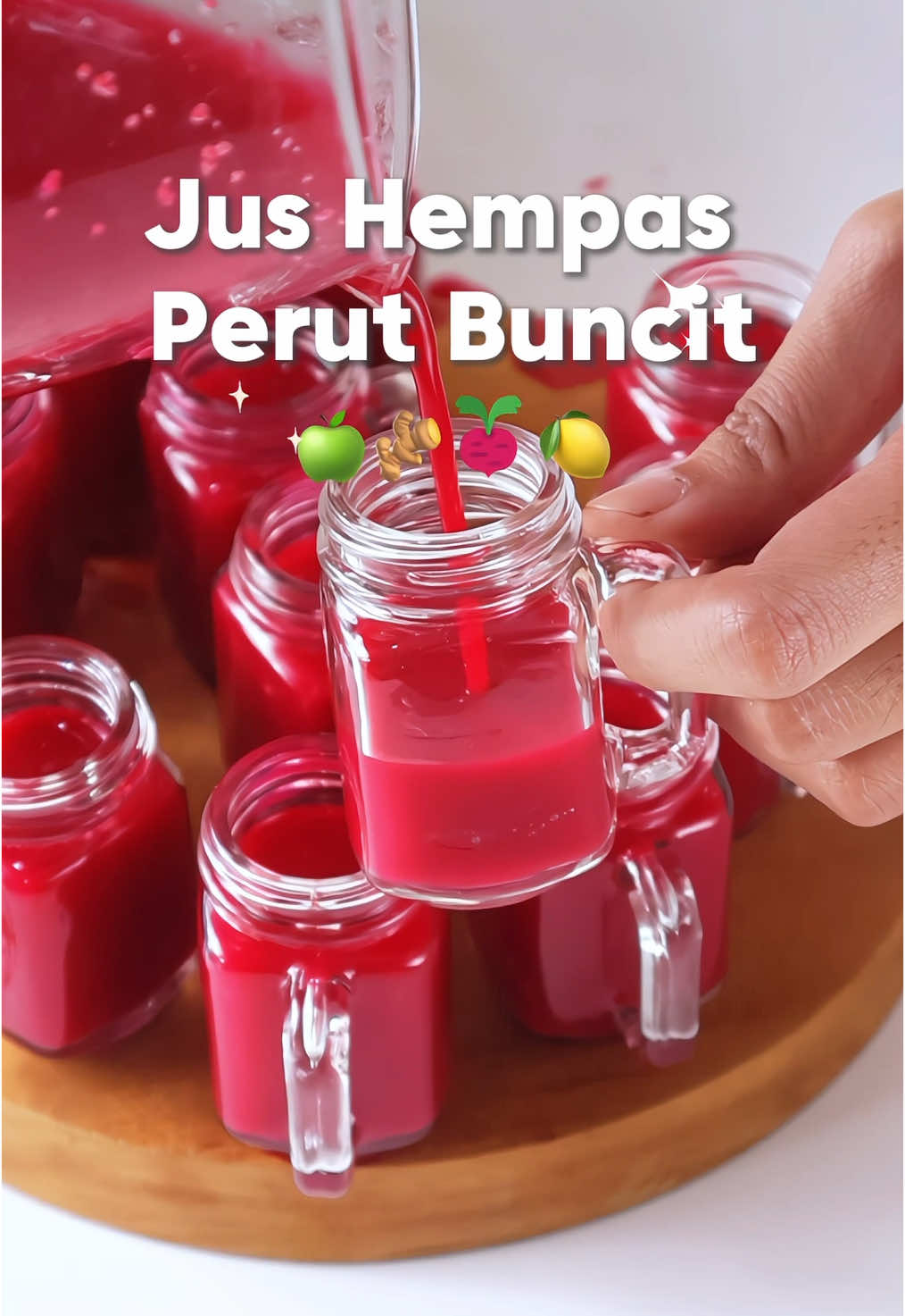 Minum jus ini ampuh banget untuk kempesin perut buncit, asal imbangi gaya hidup sehat kurangi tepung & gula yaa😍👍 #fyp #fypシ゚ #gingershot #dietsehat #buahbit #wellnessshot #resepdiet #perutbuncit #promotiktok #tiktokshopindonesia 