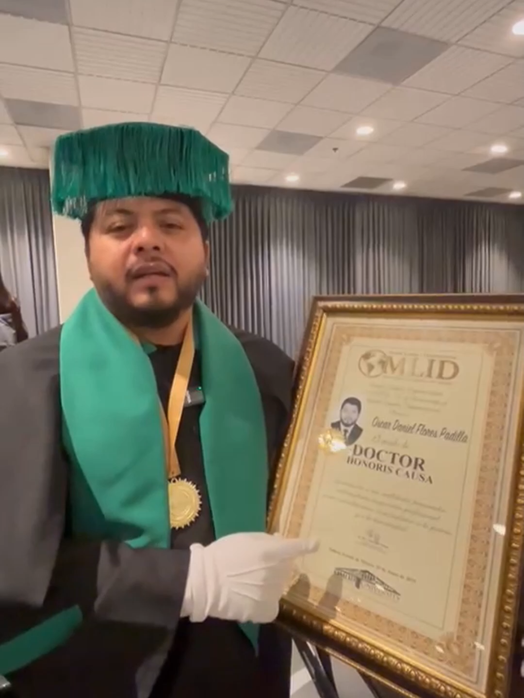 #DocumentoÍndigo | ¿Quién vende los doctorados honoris causa?: El caso de la Organización Mundial de Líderes que los vende por 35 mil pesos cada mes