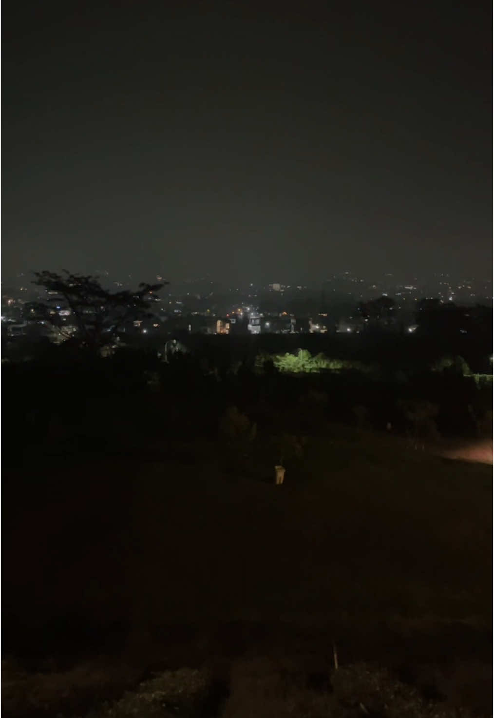 Gedang rojo sak curung dipereteli, dung sing percoyo kok yoo ga… #gulupedot #banyuwangian #laguosing #taritradisional #banyuwangi #tari #dancechallenge #trendingsong #trend2025 #lagujawa #foryoupageofficiall #berandatiktok #virall #xyzabc #fyppppppppppppppppppppppp 