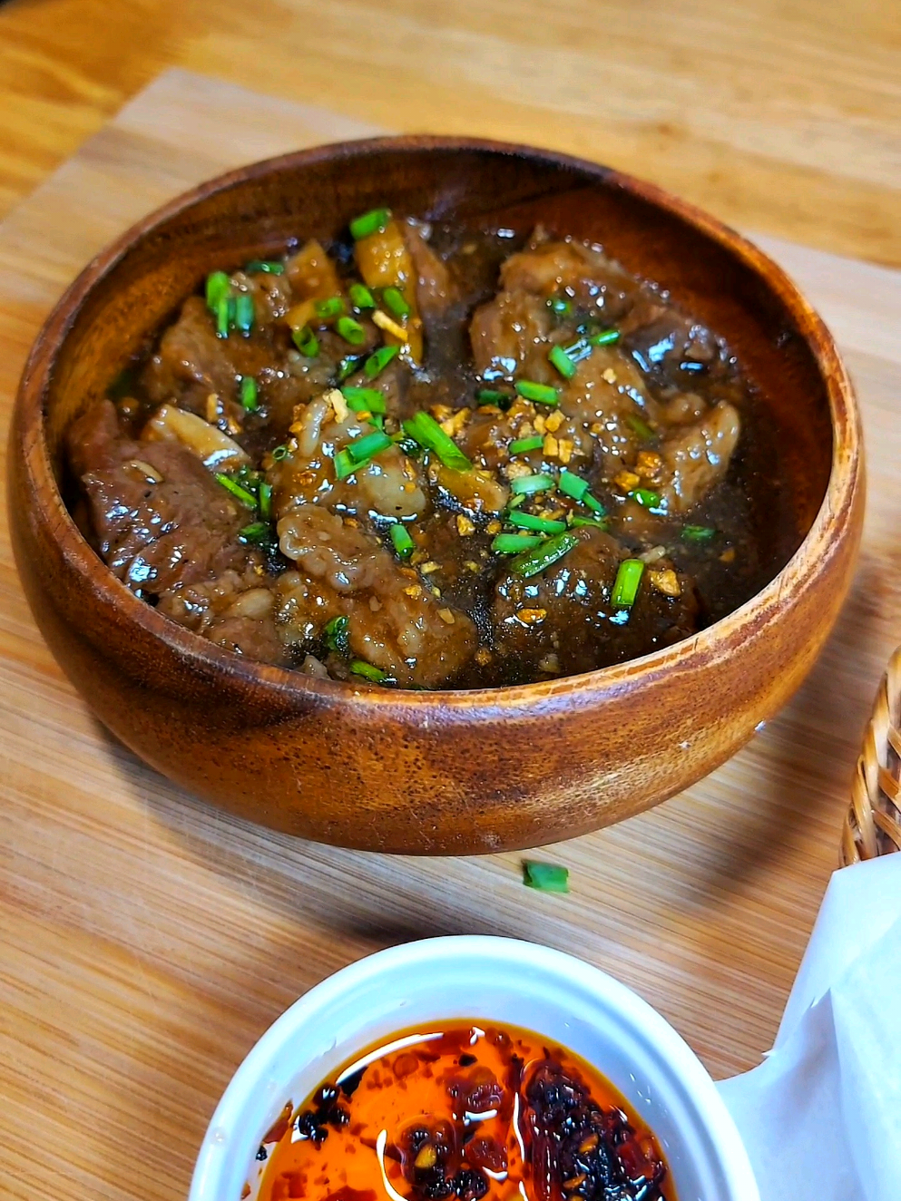 Beef Pares ala Retiro!🍛 Ingredients: 1 Kilo Beef Mechado Cut Salt & pepper 1 Onion 1 Garlic 1 Thumb Ginger 1 Beef Cube 2 Cups of water(add as needed) 3 Pcs. Star anise 3 Tbsp. Oyster sauce 2 Tbsp. Soy sauce 2 Tbsp. Brown sugar 1/2 Cup corstarch slurry Garnish: Spring onion Fried garlic #beefpares #pares #lutongbahay #filipinostreetfood #pinoyfood #lutongpinoy #foodieph #food #foodporn #foodblogger #ulamideas #Recipe #recipeshare #manila #philippines #mainecooks #fyp #viral 