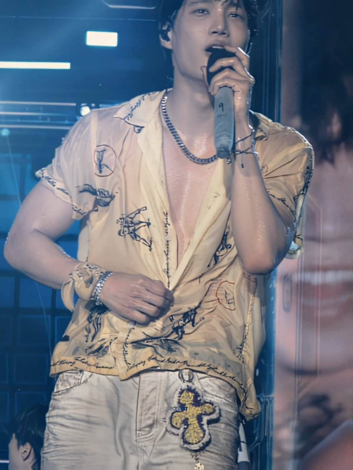 I caress your body #kai #kaiedit #kimkai #exo #exol#kpop #fy #fyp #exoedits @weareone.exo_official