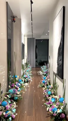 Concept decor phòng cưới tone hoa xanh tím mới của tiệm #xuhuong #trangtriphongcuoi #trending #hoatuoihanoi #wedding #tiemhoa #decorphongngu 