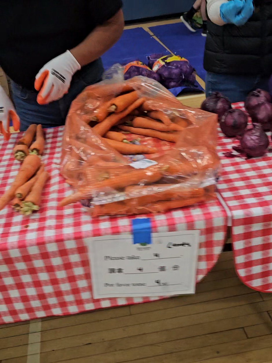 Volunteering at our Community Food Bank today! We fed 90 neighbors today in the Western Addition. 💪 Feeding our community every Friday. 🍎  Thanks to everyone who donated to my marathon fundraising campaign! This is the impact of your support. ❤️