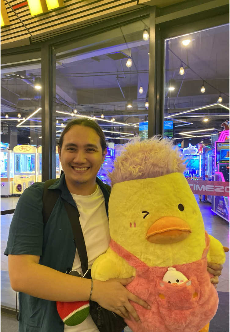 Took a few tries, didn’t get to record the actual grab as I wasn’t expecting it to be grabbed just before we left 😍😍 #claw #clawmachine #clawmachinewin #clawmachines #arcade #crane #cranegame #shorts #reels #tomsworld #quantum #timezone #viral #timezoneph
