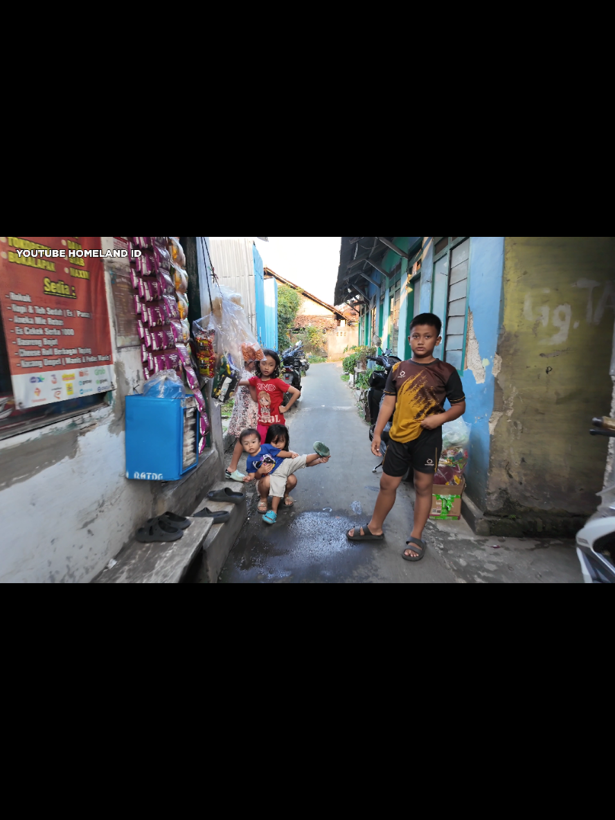 Suasana Sore Di Gang Sempit Jakarta #homelandid #slum #jakarta #indonesia 