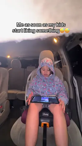 Any other moms start doing this lol?  #momlife#kpopdemonhunters#kpop 