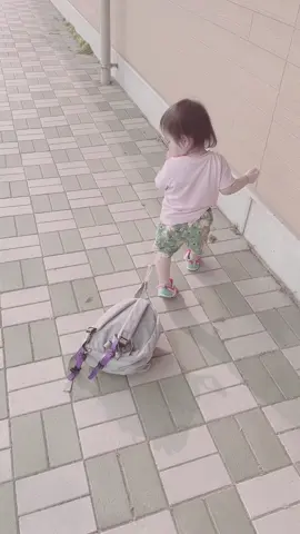 トムが可哀想🥺🥺 あんずはアンパンマン引きずってるよ～🥺🥺 #1歳8ヶ月 #双子 #双子のいる暮らし  #トムとジェリー #時差投稿 
