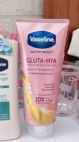 Mỗi tối 1 em #vaseline #vaselineglutahya #vaseline10x #chamsoccothe #bodycare 
