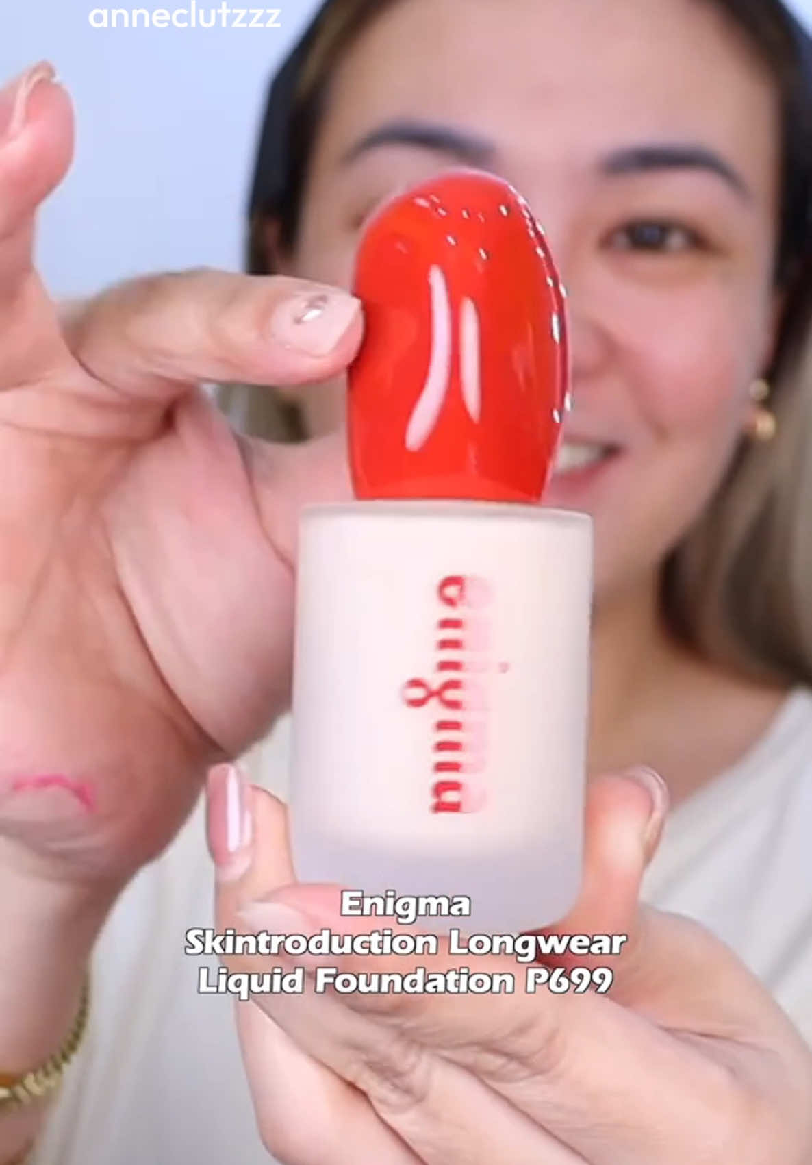 The Anne Clutz gave her verdict, and we’re obsessed. ✨ The Skintroduction liquid foundation is calling. Catch her full review @Anne Clutz and see the magic for yourself. Don’t wait, Rosies. Grab yours while it’s still available. #enigma #enigmabeauty