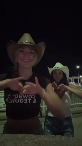 baddies at a country concert #countrygirls #cowgirls #prettygirls #targetaudience #countrymusic 