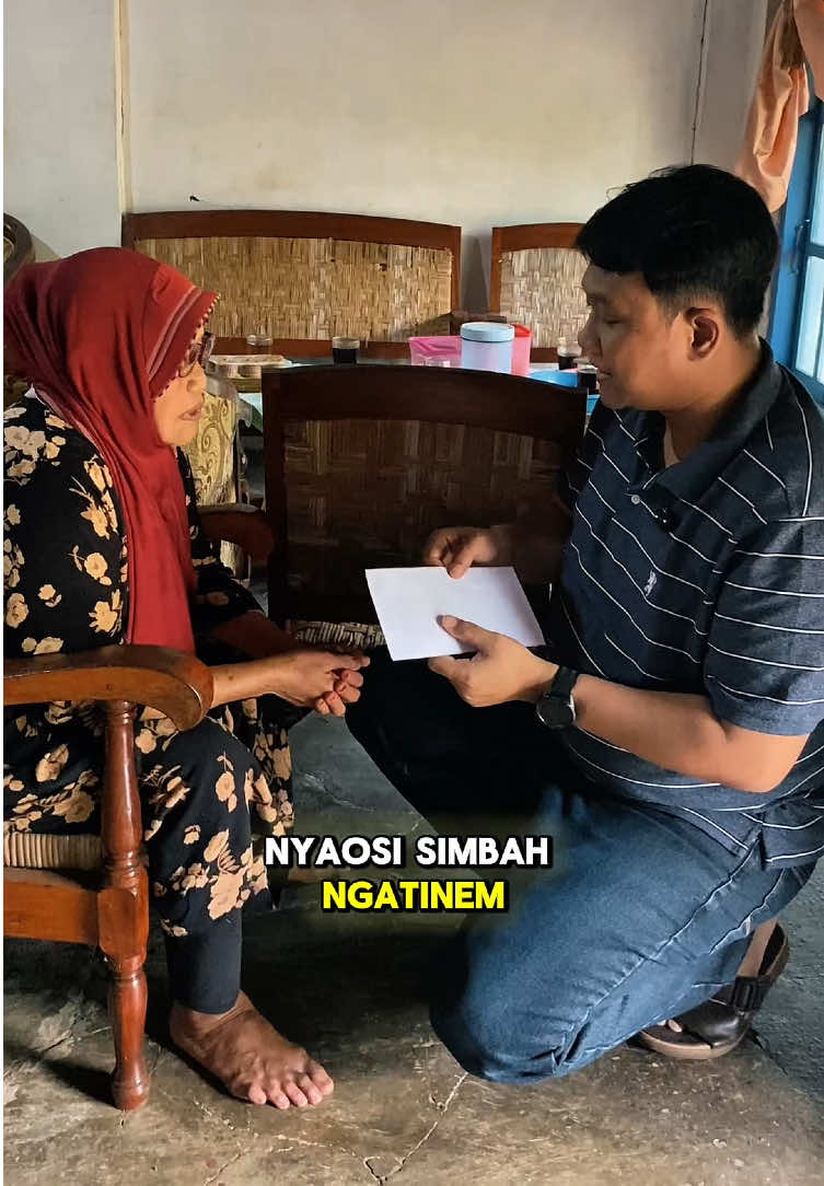 Hari ini saya bersilaturahmi ke warga Desa Banjarejo, Kecamatan Bayan, Purworejo. Berkunjung ke rumah Mbah Ngatinem korban dari rumah tertimpa pohon dan rusak. Sabtu, 26/07/2025. Semoga dalam silaturahmi bisa membawa keberkahan dan kesehatan untuk kita semua. Aaamiin...!!!