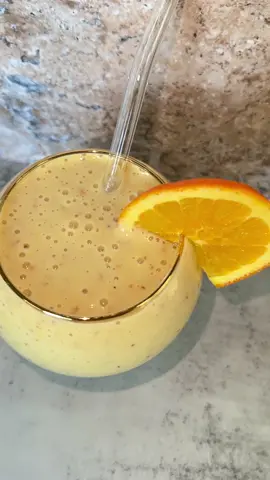 How to make banana orange smoothie #fyp #smoothie #Recipe #healthy #viral #tiktok #foru #foryoupage 