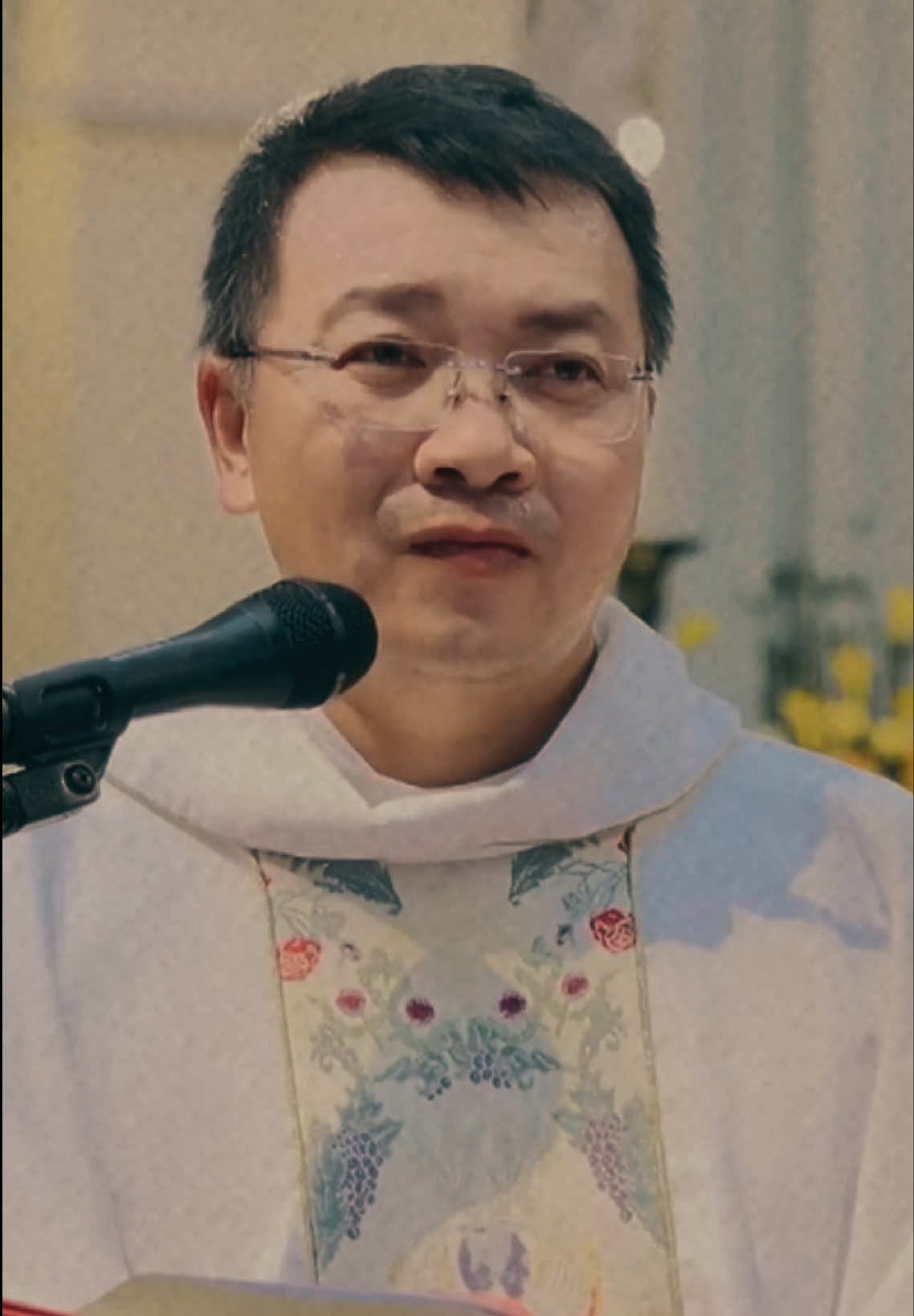 Có ai sẵn sàng bên cạnh mình trong lúc mình thất bại không ? #lmphuongdinhtoai #cauchuyencuocsong #binhancatholic #catholictiktok #sachchiecchieusaubuihoaquynh 