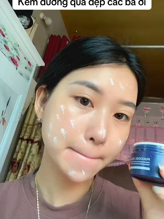 Da khô,da đen,da lcl to…. Dùng thử e này đi ạ