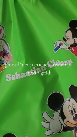 Mai e puuuuțin până începe anul școlar și după cum știți cei care aveți deja copiii la grădiniță (și o să aflați și cei care urmează să intre la creșă/ grupa mică 😀), veți avea nevoie de rucsace etichetate și etichete pentru hăinuțe .  Preluăm deja comenzi pentru amândouă - și după cum am anunțat și anii trecuți și nu m-ați crezut , stocul este limitat. (La fel și timpul meu 😀 ) așa că anul asta nu mă mai las înduplecată de 