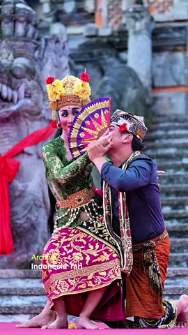 Menyaksikan Tari Joged Bumbung Tradisi, Sanggar Candra Buana Sari, Banjar Wanayu, Desa Bedulu, Blahbatuh, Duta Kabupaten Gianyar, Bali. Penari : Putu Risma Yuni Devi  Pengibing : I Nayan Adi Candra Negara Selengkapnya di YouTube Indonesia Tari. ••• #indonesiatari #taribali #budayabali #jogedbumbung #jogedbumbungbali #gianyarbali #menarimenginspirasi 