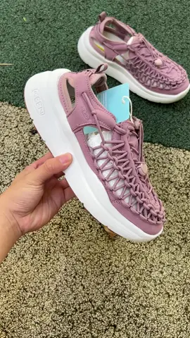 KEEN UNEEK WK Beach Sandals Pink Size: 36-42,