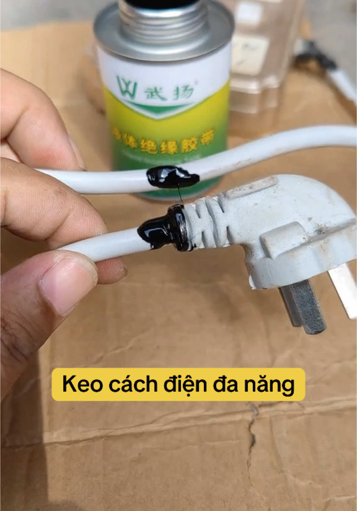 Băng keo cách điện chất lỏng đa năng