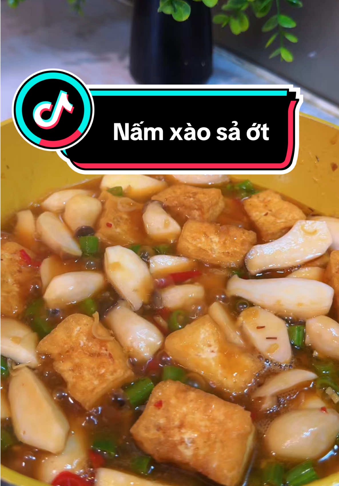 Món nấm kho chay xào sả ớt này ngon lắm ý 🥰  #monngonmoingay #anngonnaugon #heathyfood #vegan 