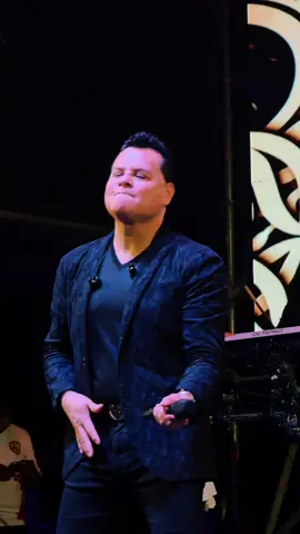 Sus ojos le gritaban que lo amaba 💔🎸🇧🇴  #Bryndis #quizassiquizasno #concierto #santacruz #lapaz #Bolivia #mexico 