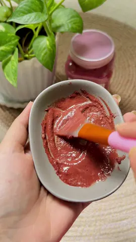 🌸 Natural glow er secret? 🥬 Just beetroot & self love 💕 #BeetrootFacePack #SkincareGoals #SkincareRoutine #DesiHack #AestheticVibes #FacePackDiaries #GlowingSkinTips 