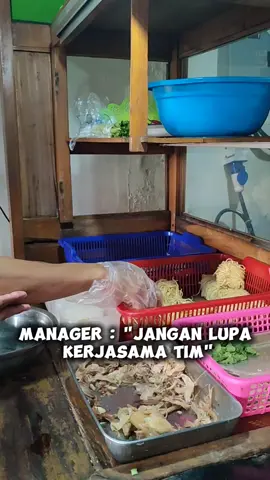 Sendirian bisa cepet, tapi ramean bisa... saling nyalahin kalau gagal. Tapi ya tetep seru kok, asal bareng! #omahanglobekasi #omahanglo #bakmijawa #kulinerbekasi #makanenakbekasi #WisataKulinerBekasi #JajanBekasi #KulinerHitsBekasi #FoodLover #KulinerNusantara #JajananKekinian#FoodiesIndonesia #explorebekasi 