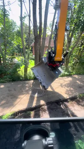 #sverige #liebherrfamily #liebherrsverige #liebherr #construction #rototiltsverige #tiltrotator #sweden #grävmaskin #heavyequipment #rototilt #videoviralitiktok #bagger #excavatorsweden #excavator #mittxaluminiumproffset #LIVE 