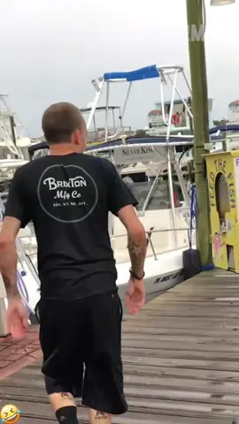 Failed diving#funnyvideos #funnymoments #failmoment 