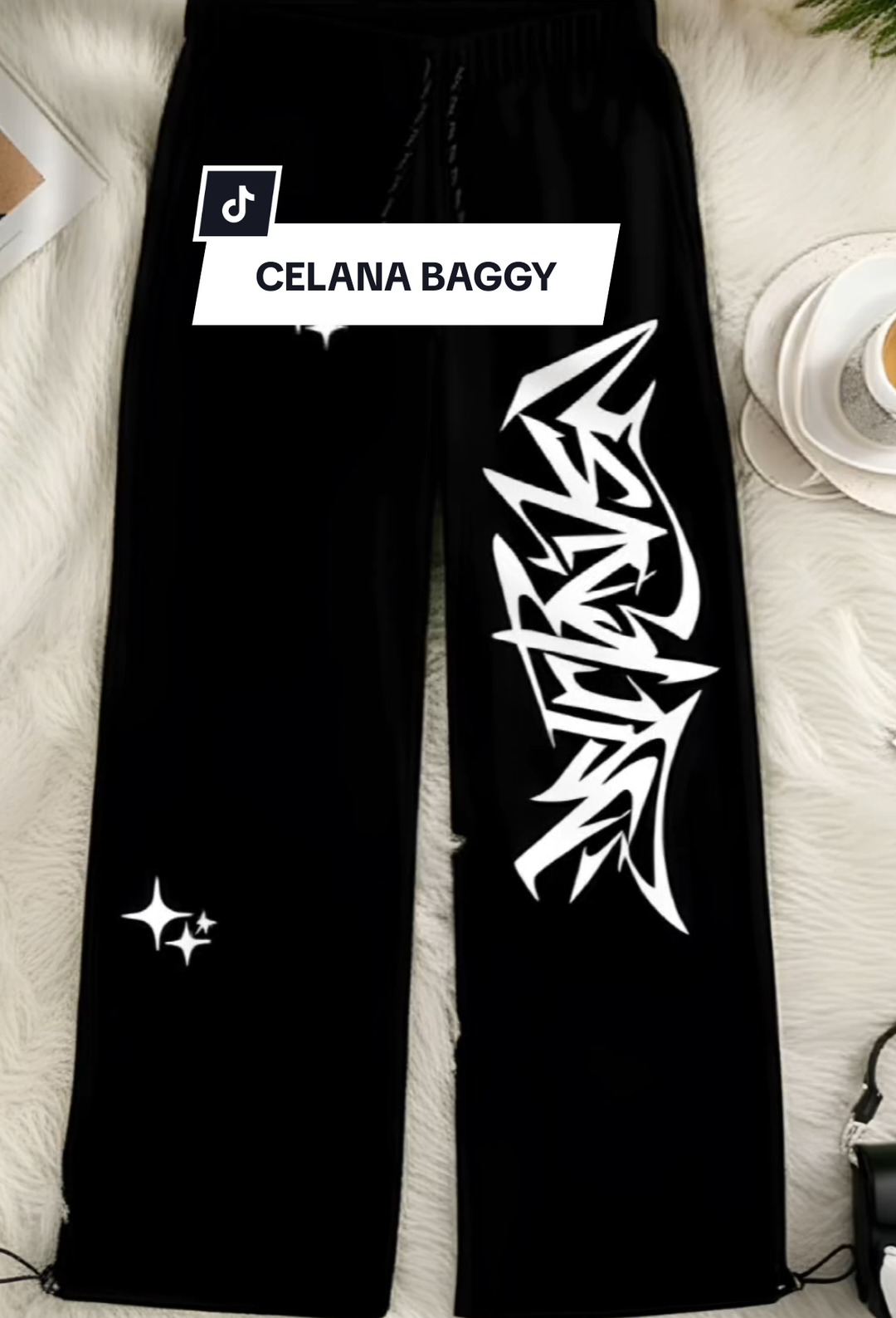 Definisi celana nyaman yang bikin keren seharian! 😎 Celana Baggy Sweatpants SAVIOUR ini bahannya fleece lembut, cocok buat cowok cewek. Jangan sampai kehabisan di Gajian Sale kali ini! Klik keranjang kuning sekarang juga! 🔥 #racuntiktok #tiktokshop #GajianSale #celanabaggy #sweatpantsviral        (Waktu Indonesia Belanja)