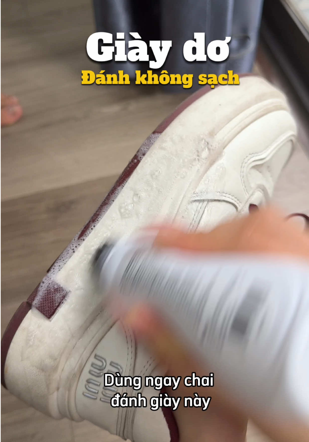 Giày sạch như mới luôn, mn thử xem nha #maingocduong #taygiay #liby #xuhuong #giaysach 